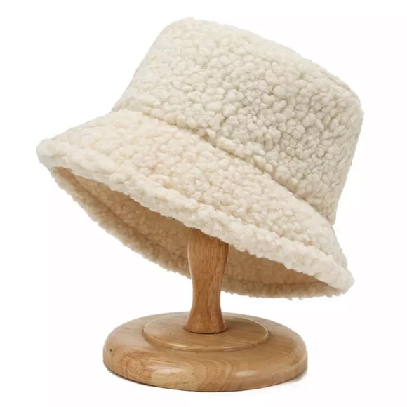 Accessories - ❌SOLD❌ TEDDY BEAR faux wool winter bucket hat - NEW